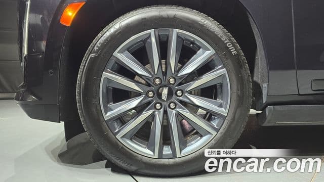 Cadillac Escalade 2022 — ფოტო 5/20