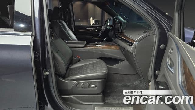 Cadillac Escalade 2022 — ფოტო 11/20