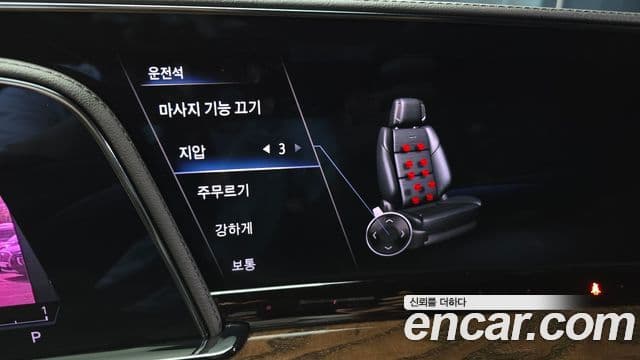 Cadillac Escalade 2022 — ფოტო 17/20