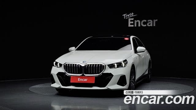 BMW 5 Series 2025 — Şəkil 2/20
