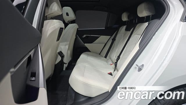 BMW 5 Series 2025 — Şəkil 12/20