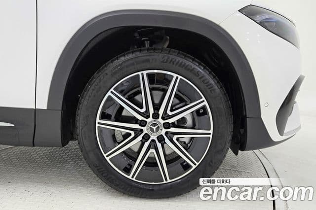 Mercedes-Benz EQB 2025 — ფოტო 14/20