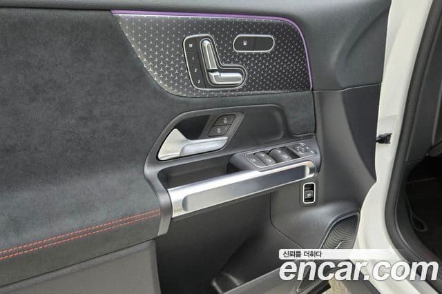 Mercedes-Benz EQB 2025 — ფოტო 18/20
