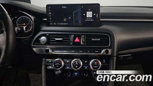 Genesis G70 2021 — ფოტო 17/20