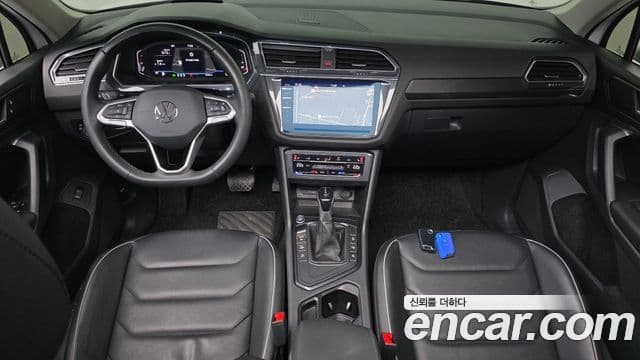Volkswagen Tiguan 2023 — ფოტო 10/20