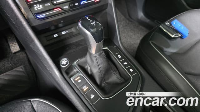 Volkswagen Tiguan 2023 — ფოტო 7/20