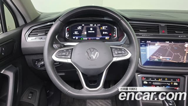 Volkswagen Tiguan 2023 — ფოტო 14/20