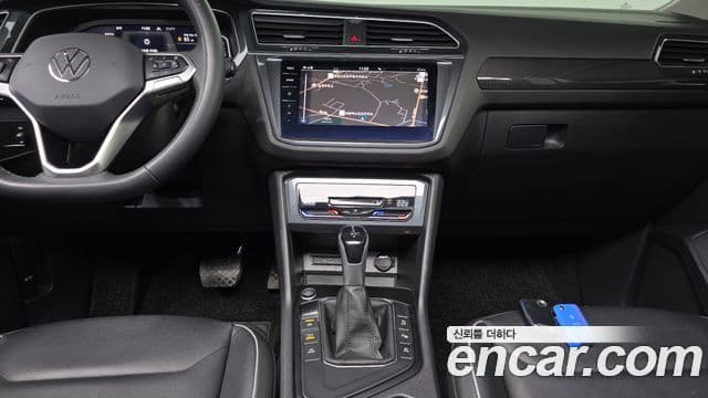 Volkswagen Tiguan 2023 — ფოტო 15/20