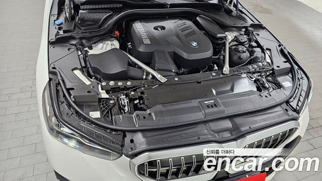 BMW 5 Series 2025 — Фото 6/20