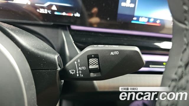 BMW 5 Series 2025 — Photo 13/33