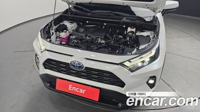 Toyota RAV4 2024 — Şəkil 6/20