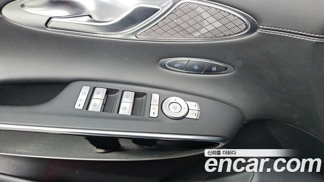 Genesis GV70 2024 — Photo 22/32