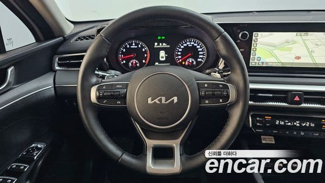 Kia K5 2023 — ფოტო 14/20