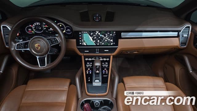 Porsche Cayenne 2023 — Photo 20/37