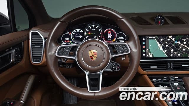Porsche Cayenne 2023 — Photo 30/37