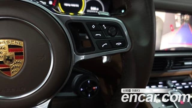 Porsche Cayenne 2023 — Photo 35/37