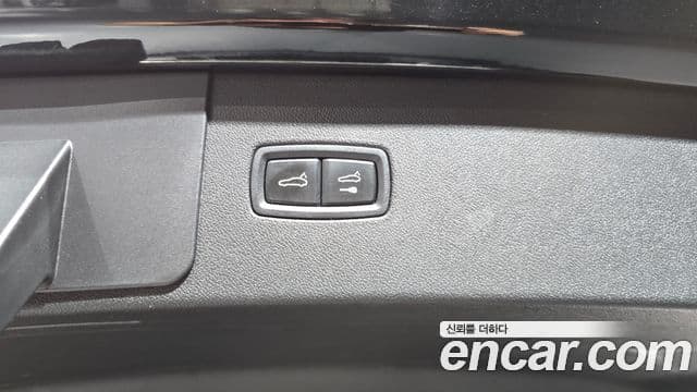 Porsche Cayenne 2023 — Photo 27/37