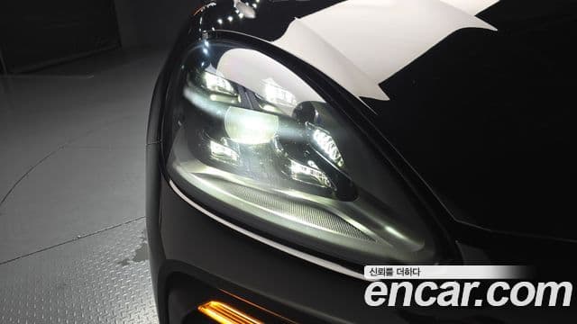 Porsche Cayenne 2023 — Photo 11/37