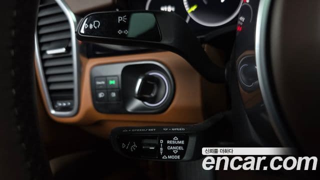 Porsche Cayenne 2023 — Photo 23/37