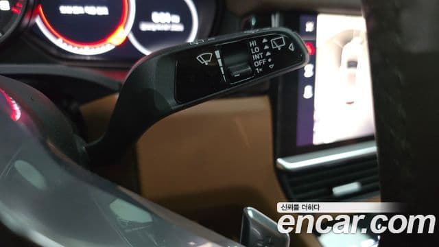 Porsche Cayenne 2023 — Photo 22/37