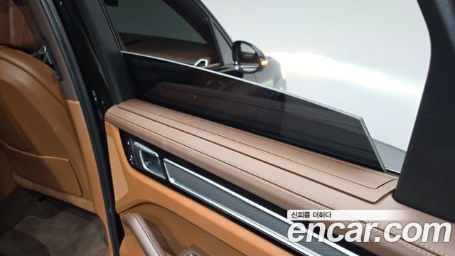 Porsche Cayenne 2023 — Photo 33/37