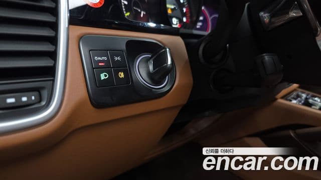 Porsche Cayenne 2023 — Photo 12/37