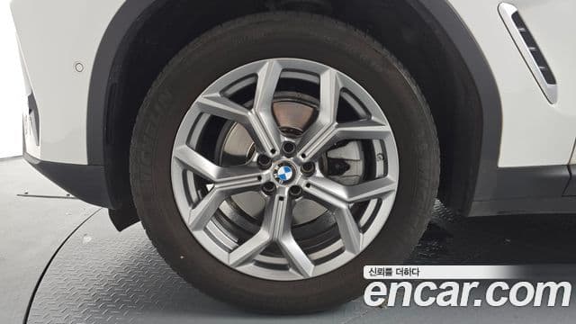 BMW X4 2023 — ფოტო 5/20