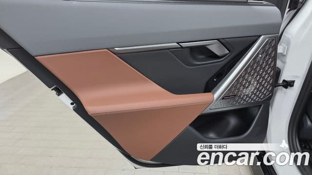 BMW 5 Series 2025 — Photo 34/34