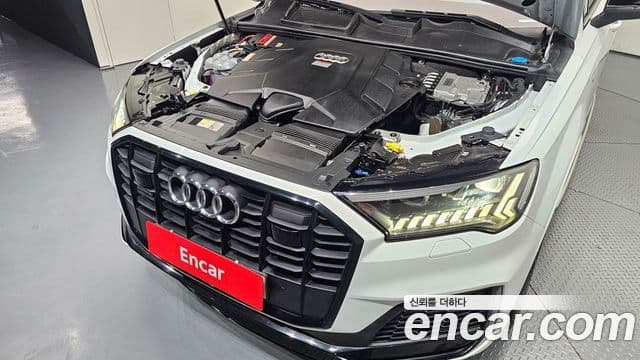 Audi Q7 2021 — Photo 13/20