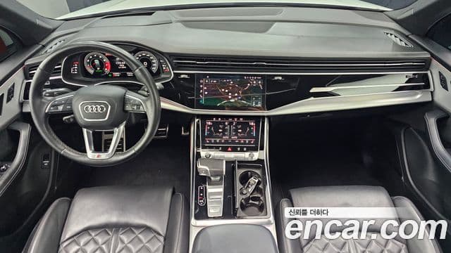 Audi Q7 2021 — Photo 1/20