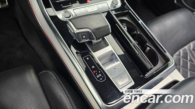 Audi Q7 2021 — Photo 18/20