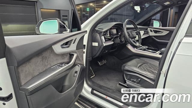 Audi Q7 2021 — Photo 14/20