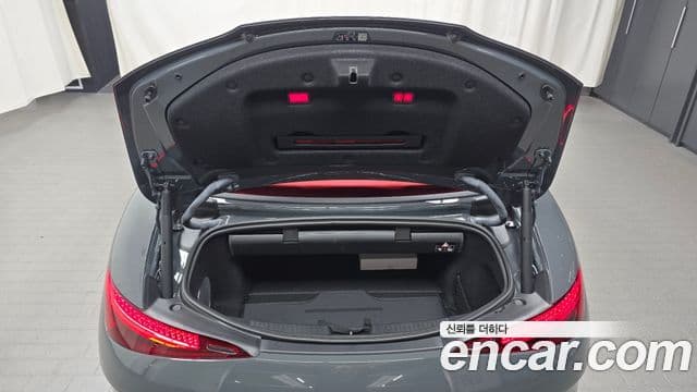 Mercedes-Benz SL-Class 2024 — Photo 25/32