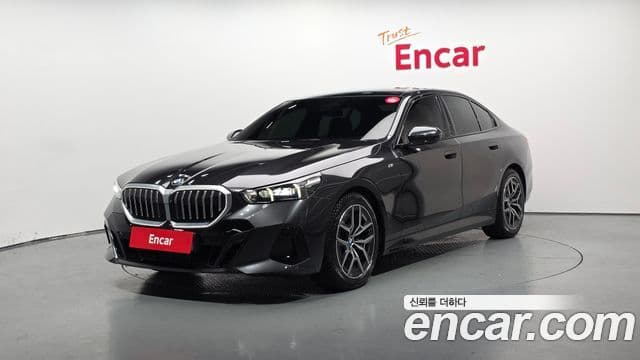 BMW 5 Series 2023 — Şəkil 1/20