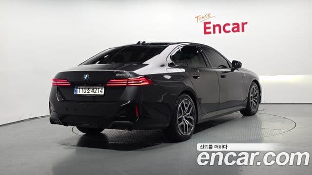 BMW 5 Series 2023 — Şəkil 2/20