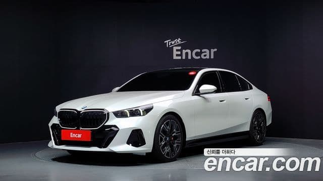 BMW 5 Series 2025 — ფოტო 12/20