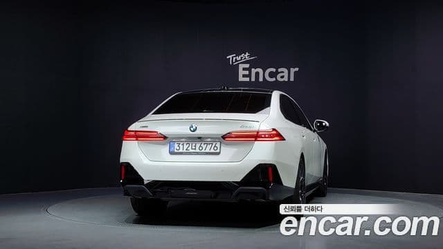 BMW 5 Series 2025 — ფოტო 5/20