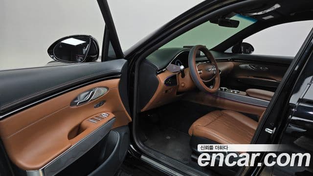 Genesis GV70 2021 — ფოტო 32/34