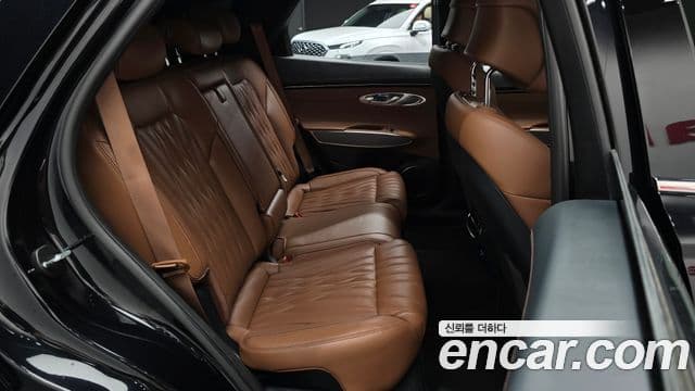 Genesis GV70 2021 — ფოტო 29/34