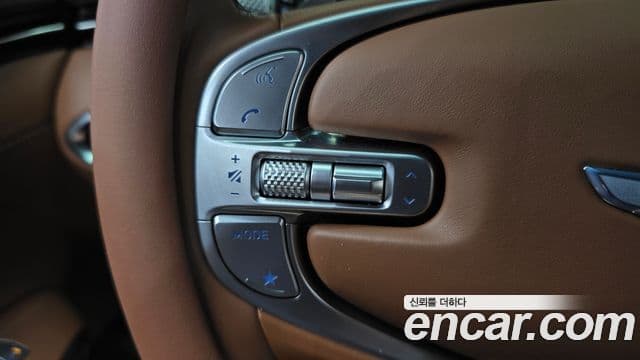 Genesis GV70 2021 — ფოტო 15/34