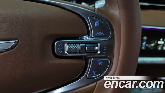 Genesis GV70 2021 — ფოტო 21/34