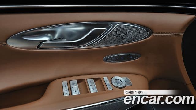Genesis GV70 2021 — ფოტო 9/34