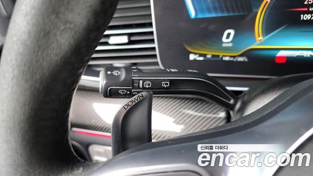 Mercedes-Benz GLE-Class 2021 — Photo 29/37