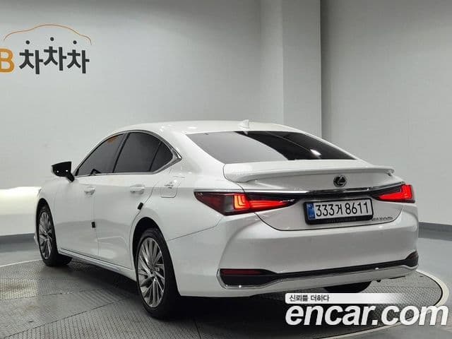 Lexus ES300h 2026 — Şəkil 3/19