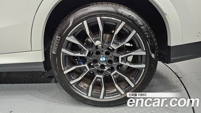 BMW X6 2025 — Photo 24/37