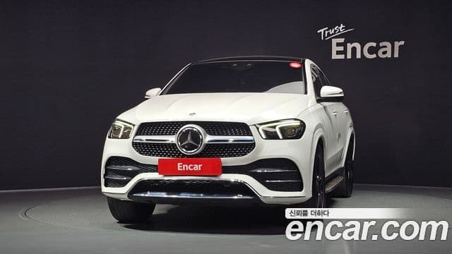 Mercedes-Benz GLE-Class 2021 — Photo 10/36