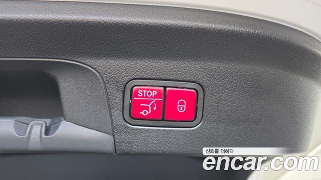 Mercedes-Benz GLE-Class 2021 — Photo 32/36