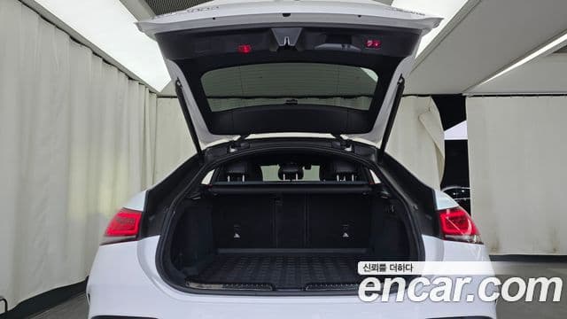 Mercedes-Benz GLE-Class 2021 — Photo 35/36