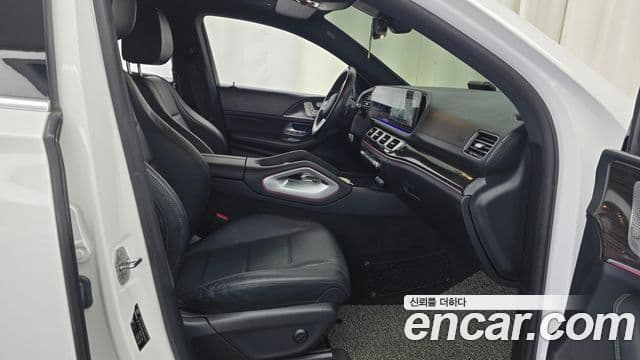 Mercedes-Benz GLE-Class 2021 — Photo 20/36