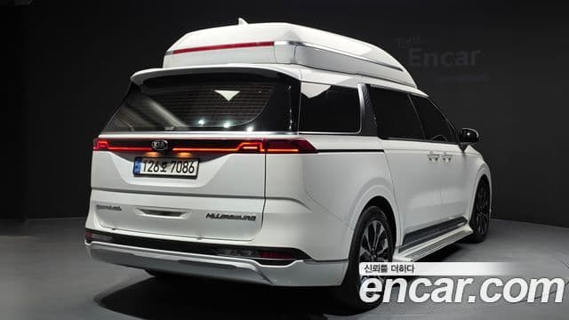 Kia Carnival 2021 — ფოტო 2/20